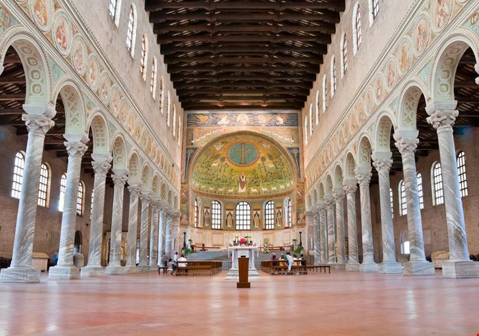 Sant’Apollinare in Classe  - Basilica di Sant’Apollinare in Classe  - Paolo Costa / Shutterstock.com