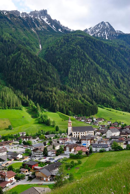 Neustift im Stubaital Neustift im Stubaital Nigar Alizada / Shutterstock.com 