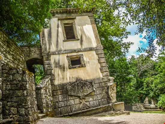Parco dei Mostri Parco dei Mostri canadastock - Shutterstock.com 