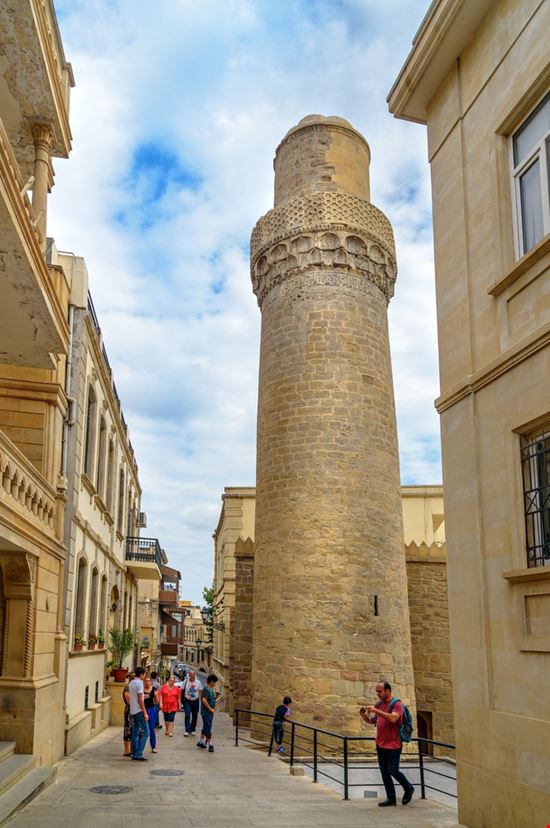 Baku Baku Elena Mirage / Shutterstock.com 