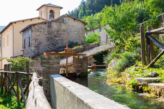 Rasiglia Rasiglia sdesa89 - Shutterstock.com 