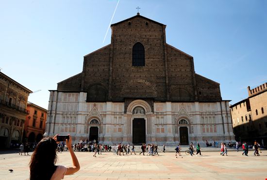 Basilica San Petronio Basilica San Petronio Davide Zanin - Shutterstock.com 
