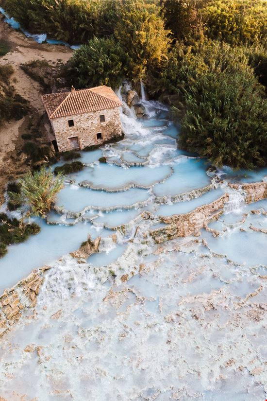 Saturnia Cascate del Gorello stock.adobe.com 
