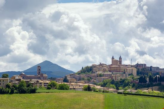 Camerino - Centro storico Camerino Shutterstock.com 