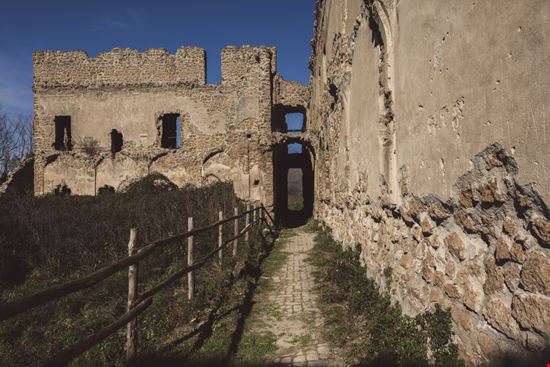 Canale Monterano Il borgo fantasma Jacopo91 - Shutterstock.com 