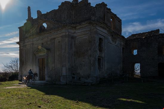 Canale Monterano Il borgo fantasma Jacopo91 / Shutterstock.com 