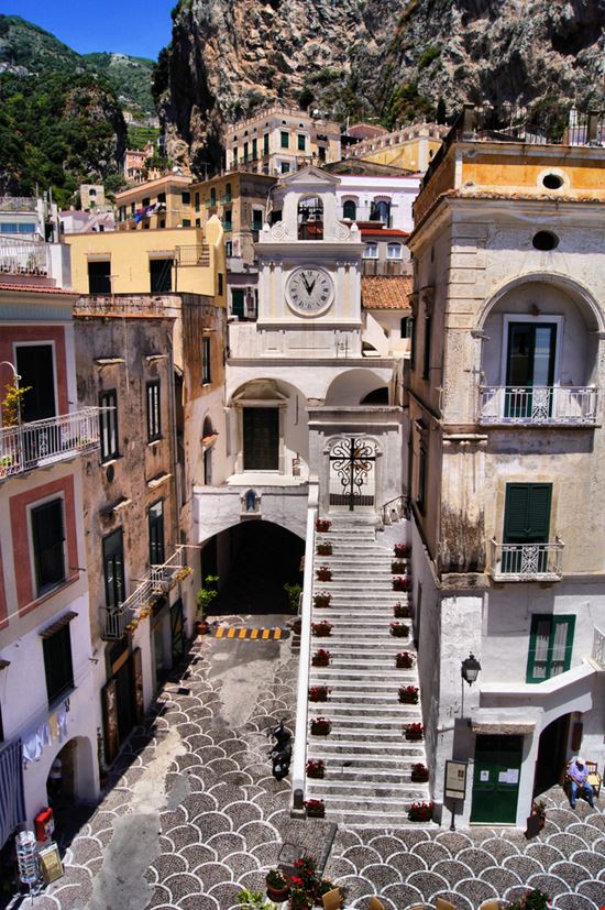 Atrani Centro Storico JeniFoto - Shutterstock.com 