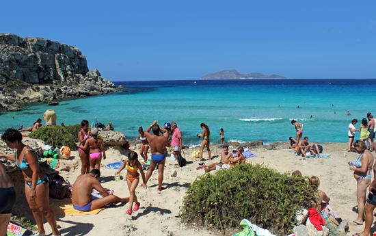 Cala Rossa Cala Rossa chrupka / Shutterstock.com 