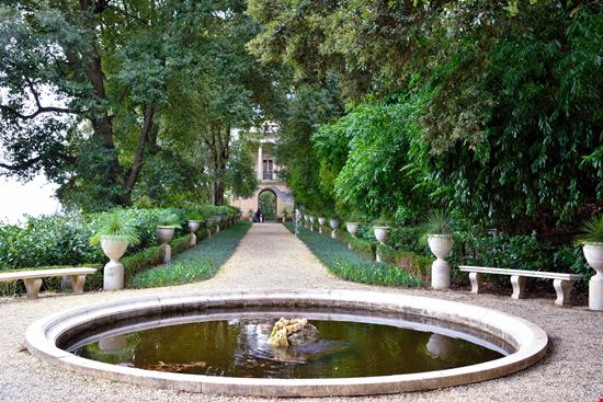 Villa Durazzo Pallavicini Villa Durazzo Pallavicini maudanros - Shutterstock.com 