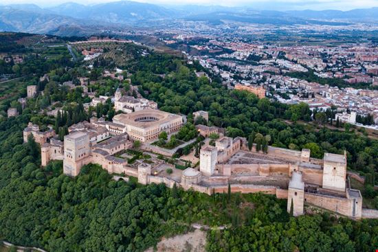 Alhambra Alhambra pio3 - Shutterstock.com 