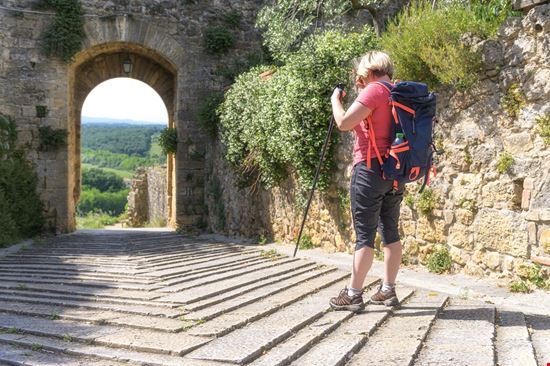 Monteriggioni Viette del borgo stock.adobe.com 