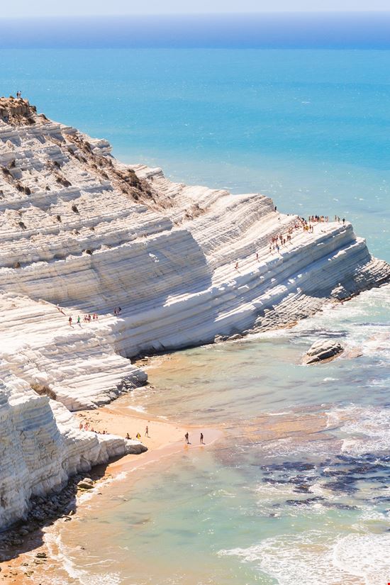 Scala dei Turchi La scala bianca sul mare della Sicilia stock.adobe.com 