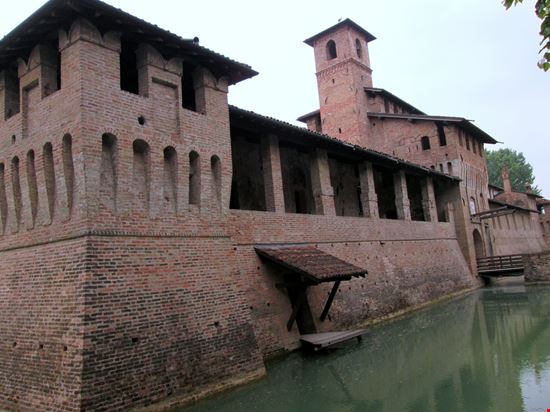 Pagazzano Castello  stock.adobe.com 