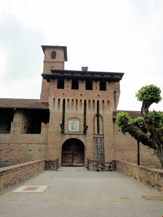 Pagazzano Castello  stock.adobe.com 