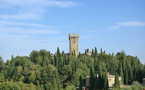 Castello di Gargonza Il borgo-castello della Val di Chiana stock.adobe.com 