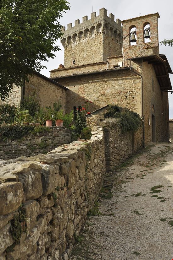Castello di Gargonza Il borgo-castello della Val di Chiana stock.adobe.com 