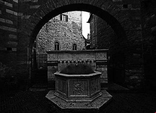 Perugia Via della Maestà delle Volte stock.adobe.com 