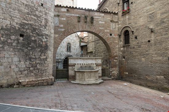 Perugia Via della Maestà delle Volte stock.adobe.com 