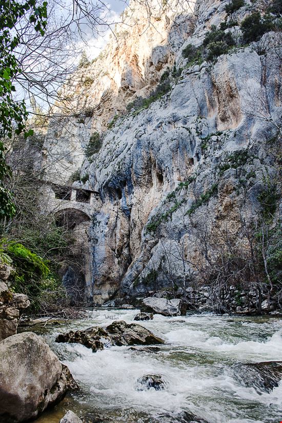 Gole di San Venanzio Gole di San Venanzio TTL media - Shutterstock.com 