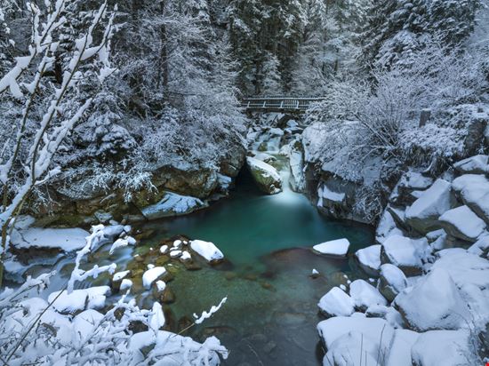 Cascate di Saent Cascate di Saent Maximus_01 - Shutterstock.com 