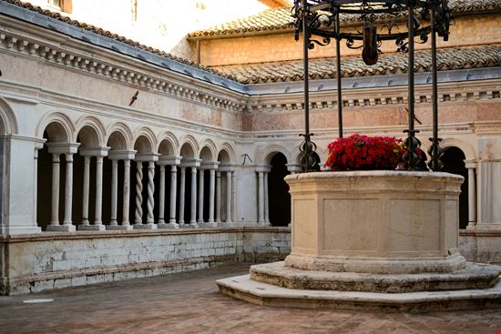 Abbazia di Sassovivo Abbazia di Sassovivo Paolo Paradiso - Istockphoto.com 