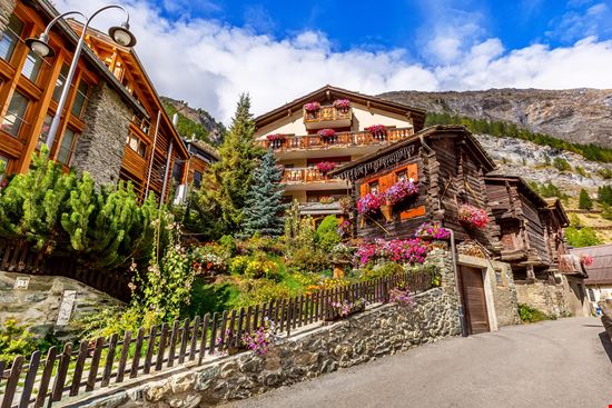 Zermatt Zermatt e il Cervino stock.adobe.com 