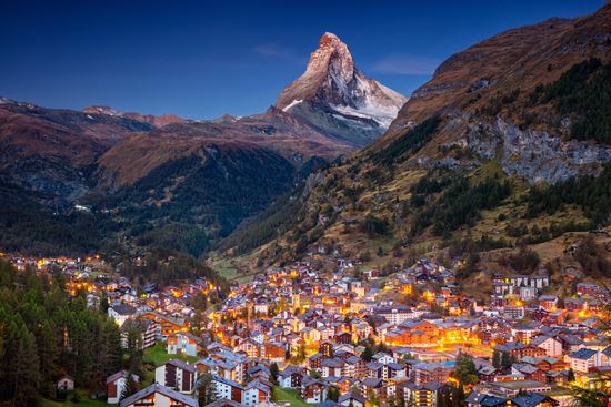 Zermatt Zermatt e il Cervino stock.adobe.com 