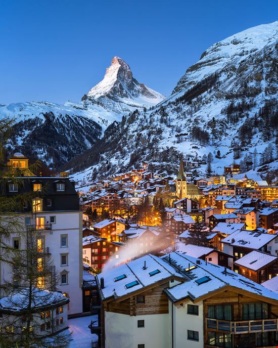 Zermatt Zermatt e il Cervino stock.adobe.com 