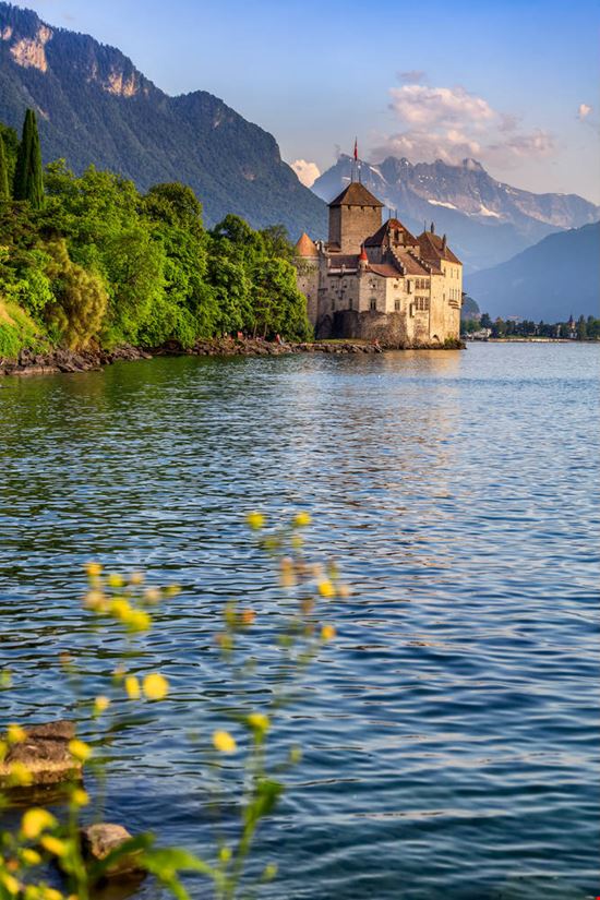Castello Chillon Castello Chillon FenlioQ - Shutterstock.com FenlioQ