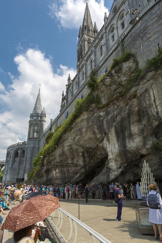 Lourdes Lourdes Watch_The_World / Shutterstock.com 