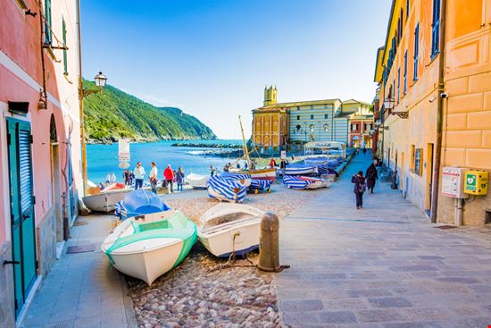 Sestri Levante Baia del Silenzio arkanto / Shutterstock.com 