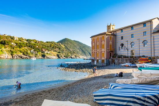 Sestri Levante Baia del Silenzio arkanto / Shutterstock.com 