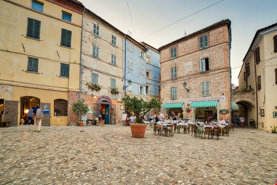 Grottammare Borgo antico Vivida Photo PC / Shutterstock.com 