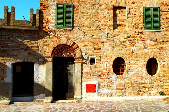 Grottammare Borgo antico Kristina Drozd / Shutterstock.com 