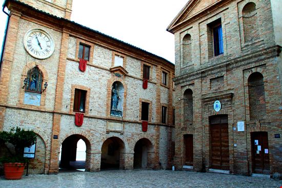 Grottammare Borgo antico Kristina Drozd / Shutterstock.com 