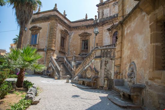 Bagheria Villa Palagonia Fabio Michele Capelli / Shutterstock.com 
