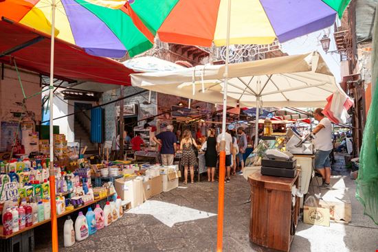 Palermo Vuccirìa pixelshop / Shutterstock.com 