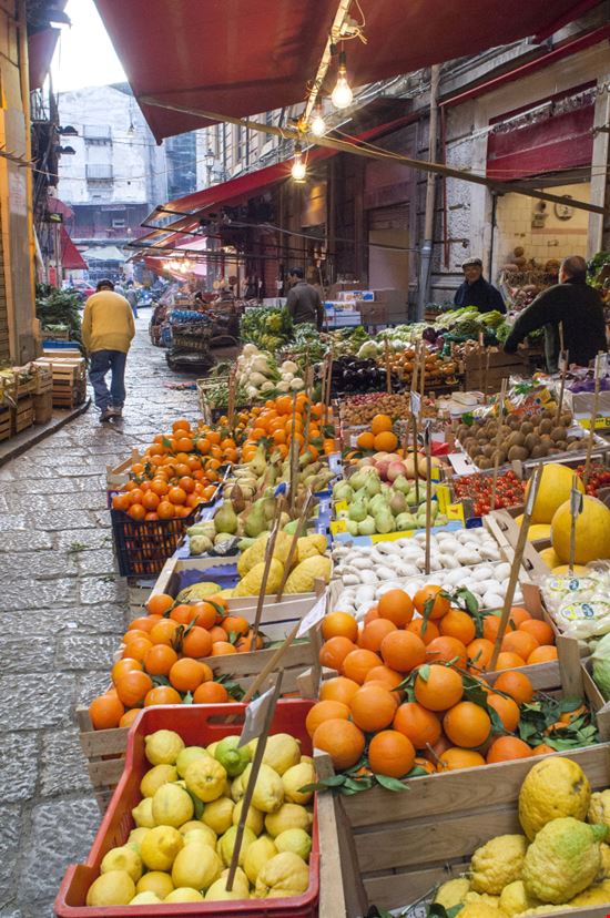 Palermo Vuccirìa luigi nifosi / Shutterstock.com 