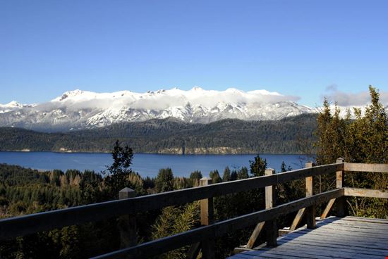 Lago Nahuel Huapi Lago Nahuel Huapi jmtorrealba - Shutterstock.com 