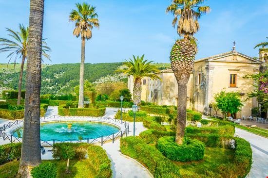 Giardino Ibleo Giardino Ibleo trabantos - Shutterstock.com 