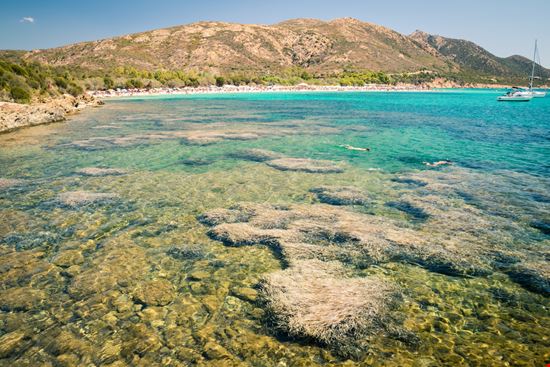 Spiaggia di Tuerredda Scatti e dettagli della Spiaggia di Tuerredda pointbreak - Shutterstock.com 