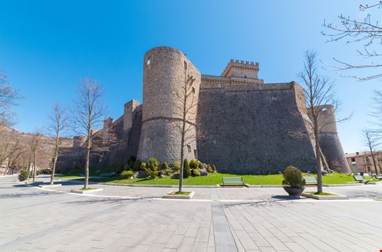 Celano Celano ValerioMei / Shutterstock.com 
