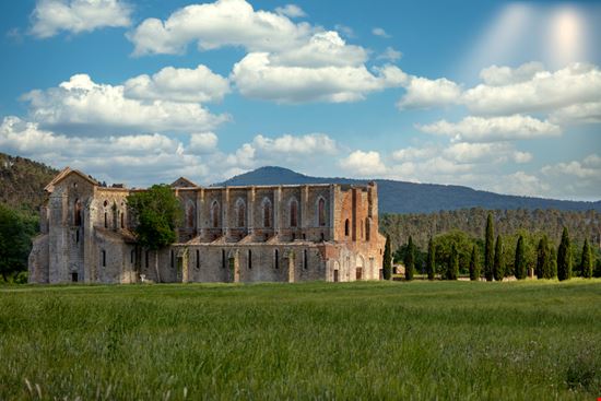 Abbazia di San Galgano Abbazia di San Galgano Roy photo / Shutterstock.com 