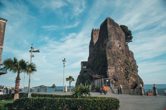 Castello di Aci Castello di Aci Michal Hlavica / Shutterstock.com 