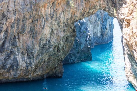 Spiaggia dell'Arcomagno Spiaggia dell'Arcomagno sergiopazzano - Shutterstock.com 