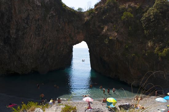 Spiaggia dell'Arcomagno Spiaggia dell'Arcomagno Naeblys / Shutterstock.com 