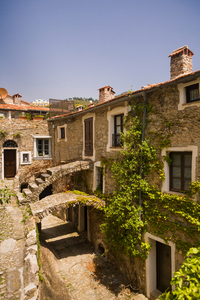 Castelvecchio di Rocca Barbena
