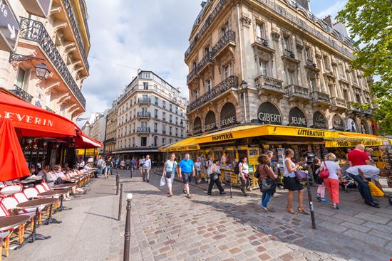 Quartiere Latino Quartiere Latino GagliardiImages / Shutterstock.com 