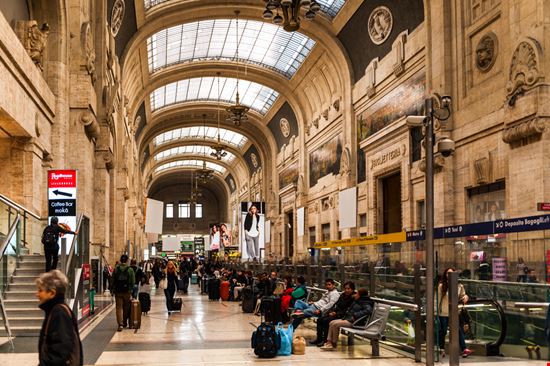 Stazione Centrale Stazione Centrale Anton_Ivanov / Shutterstock.com 