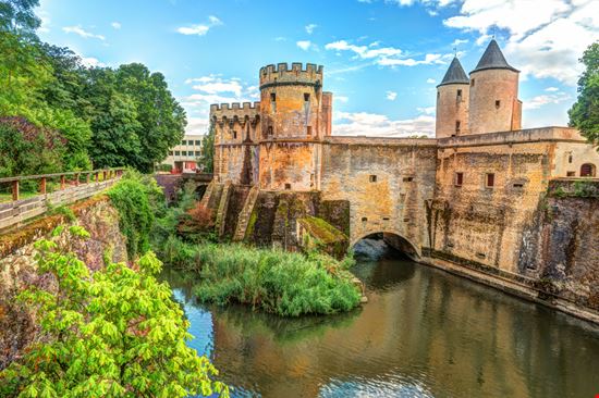 Porta dei Tedeschi Porta dei Tedeschi Romas_Photo - Shutterstock.com 